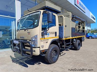 Pre-owned Isuzu NPS 300 for sale in 