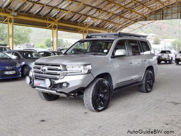 Pre-owned Toyota Land Cruiser VX-R V8 for sale in 