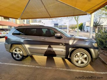 Pre-owned Jeep Grand Cherokee 3.6L oVERLAND for sale in 
