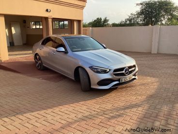 Pre-owned Mercedes-Benz C200 for sale in 