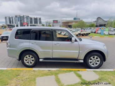 Pre-owned Mitsubishi Pajero V6 3.0L 7 seater for sale in 
