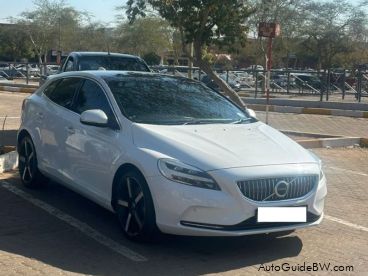 Pre-owned Volvo V40 T4 Inscription for sale in 