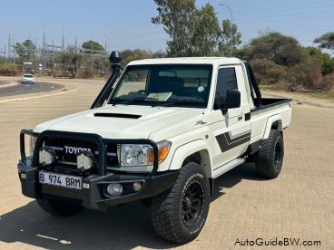 Pre-owned Toyota LandCruiser LXV8 for sale in 