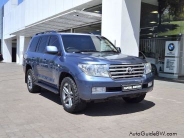 Pre-owned Toyota Land Cruiser VX V8 for sale in