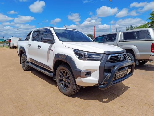 Pre-owned Toyota Hilux Legend 2.8GD-6 A/T for sale in 