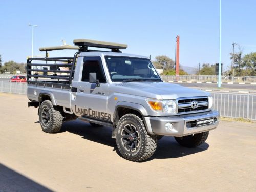 Toyota Land Cruiser V6 in Botswana