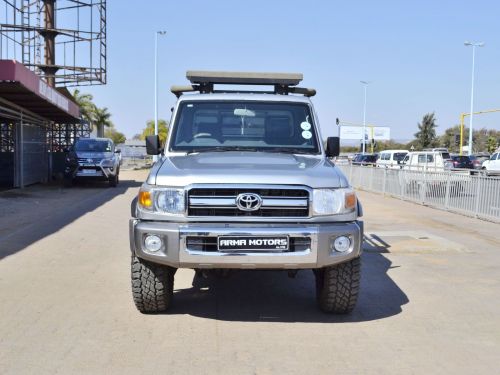 Toyota Land Cruiser V6 in Botswana
