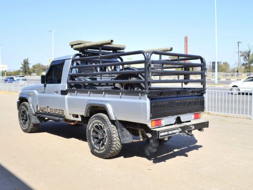 Toyota Land Cruiser V6 in Botswana