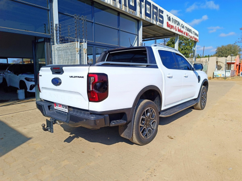 Ford Wildtrak Bi-Turbo 4x4 A/T in Botswana