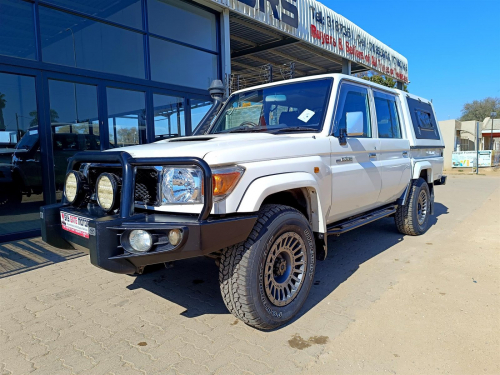 Toyota Land Cruiser 4.5 LX V8 in Botswana