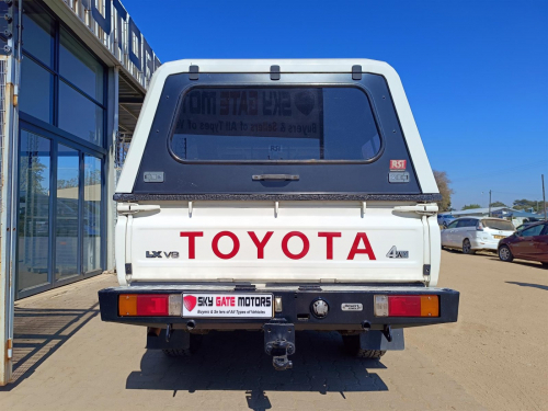 Toyota Land Cruiser 4.5 LX V8 in Botswana