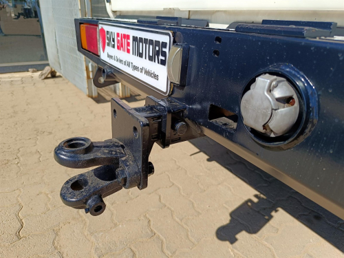 Toyota Land Cruiser 4.5 LX V8 in Botswana