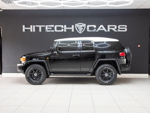 Toyota FJ Cruiser 4.0L A/T in Botswana