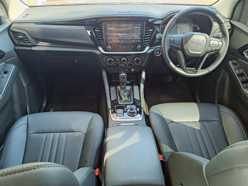 Isuzu MU-X 4WD 3.0L A/T in Botswana
