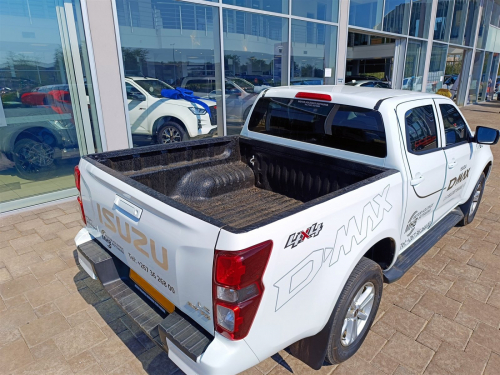 Isuzu D-Max 4x4 3.0L in Botswana
