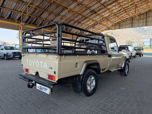 Toyota Land Cruiser 4.2D in Botswana