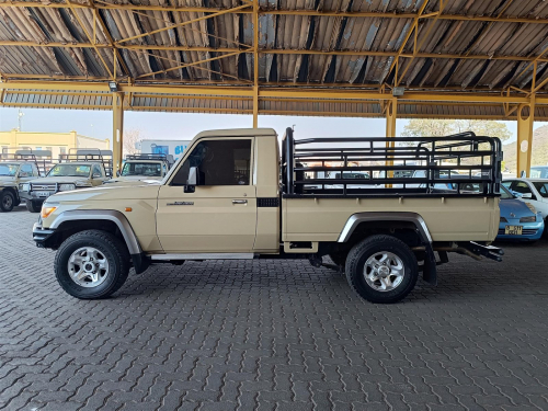 Toyota Land Cruiser 4.2D in Botswana