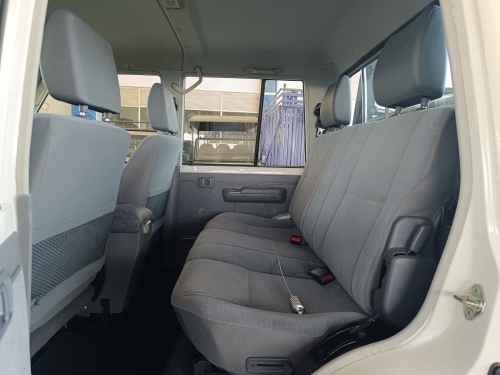 Toyota Land Cruiser 4.5 V8 LX in Botswana