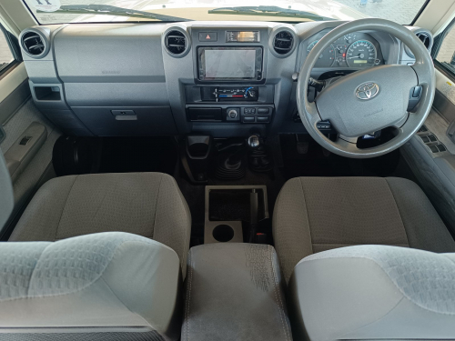 Toyota Land Cruiser 4.5 V8 LX in Botswana