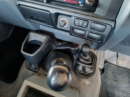 Toyota Land Cruiser 4.5 V8 LX in Botswana