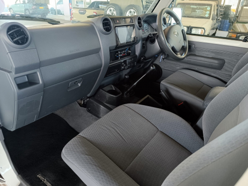 Toyota Land Cruiser 4.5 V8 LX in Botswana