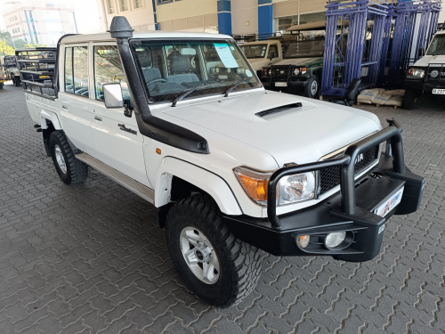 Toyota Land Cruiser 4.5 V8 LX in Botswana