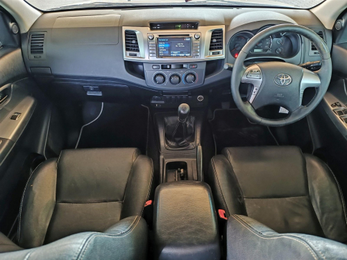Toyota Hilux Legend 45 VVTi in Botswana