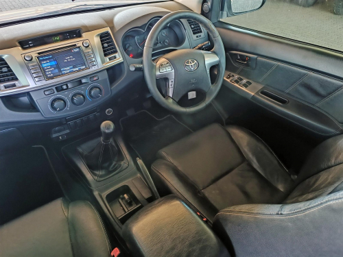 Toyota Hilux Legend 45 VVTi in Botswana
