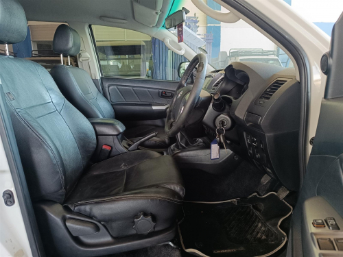 Toyota Hilux Legend 45 VVTi in Botswana