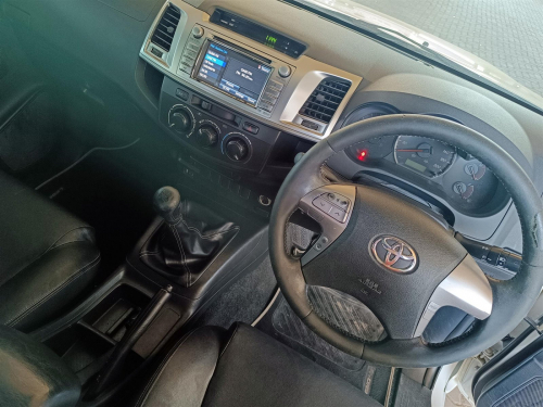 Toyota Hilux Legend 45 VVTi in Botswana