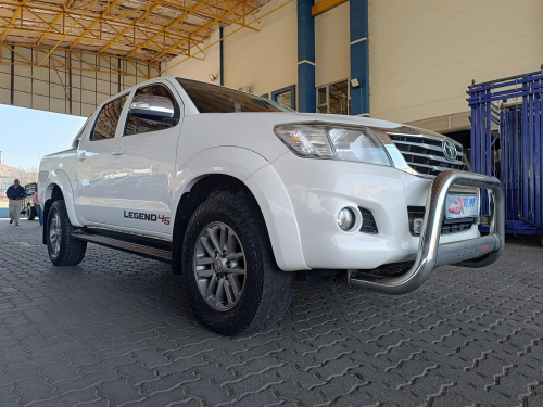 Toyota Hilux Legend 45 VVTi in Botswana