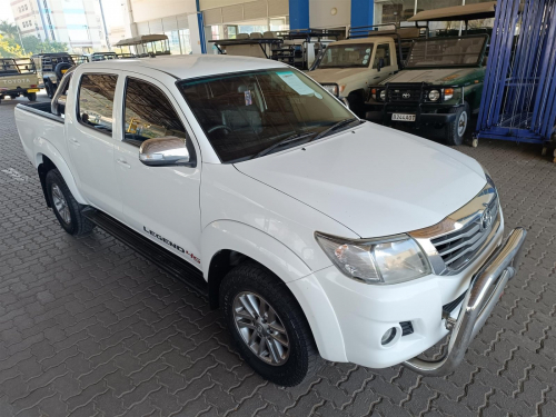 Toyota Hilux Legend 45 VVTi in Botswana