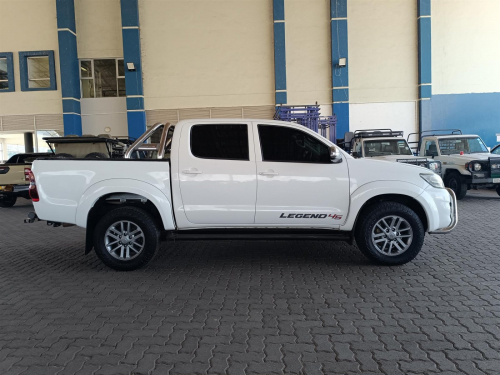 Toyota Hilux Legend 45 VVTi in Botswana