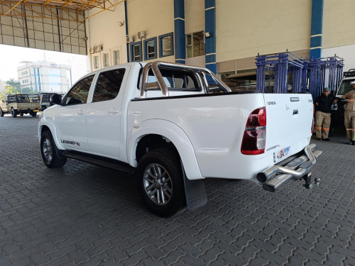 Toyota Hilux Legend 45 VVTi in Botswana
