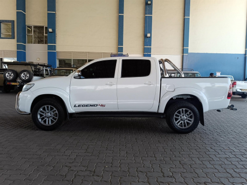 Toyota Hilux Legend 45 VVTi in Botswana