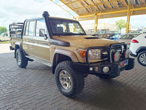 Toyota Land Cruiser V8 LX in Botswana