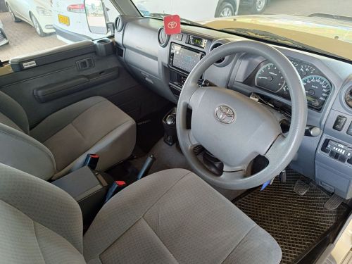 Toyota Land Cruiser V8 LX in Botswana