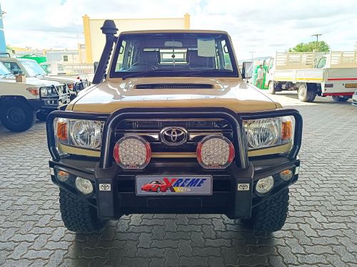 Toyota Land Cruiser V8 LX in Botswana
