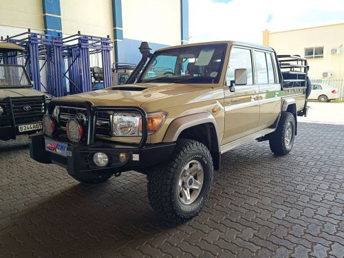 Toyota Land Cruiser V8 LX in Botswana