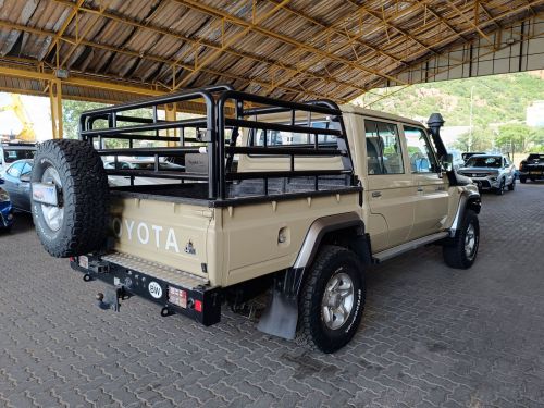 Toyota Land Cruiser V8 LX in Botswana