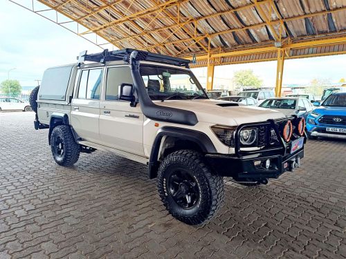 Toyota Land Cruiser 4.5 V8 LX in Botswana