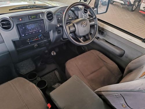 Toyota Land Cruiser 4.5 V8 LX in Botswana