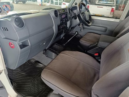 Toyota Land Cruiser 4.5 V8 LX in Botswana