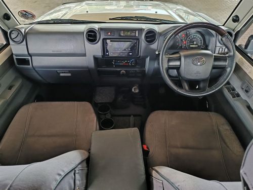 Toyota Land Cruiser 4.5 V8 LX in Botswana