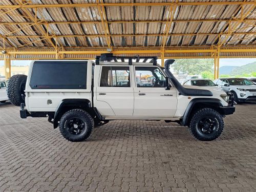 Toyota Land Cruiser 4.5 V8 LX in Botswana