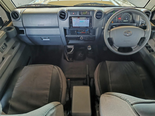 Toyota Land Cruiser 4.5 V8 LX in Botswana