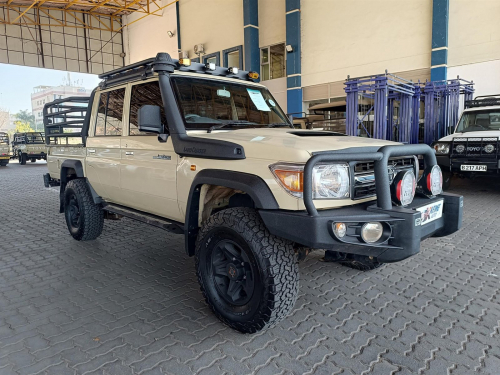 Pre-owned Toyota Land Cruiser 4.5 V8 LX for sale in 