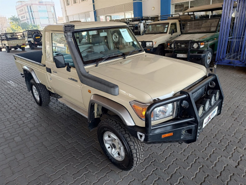 Toyota Land Cruiser 4.0 V6 in Botswana