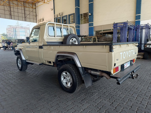 Toyota Land Cruiser 4.0 V6 in Botswana