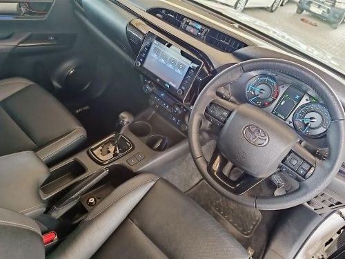 Toyota Hilux Legend 2.8 GD-6 4x4 A/T in Botswana
